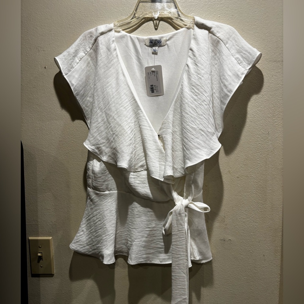 She + Sky Ivory Blouse